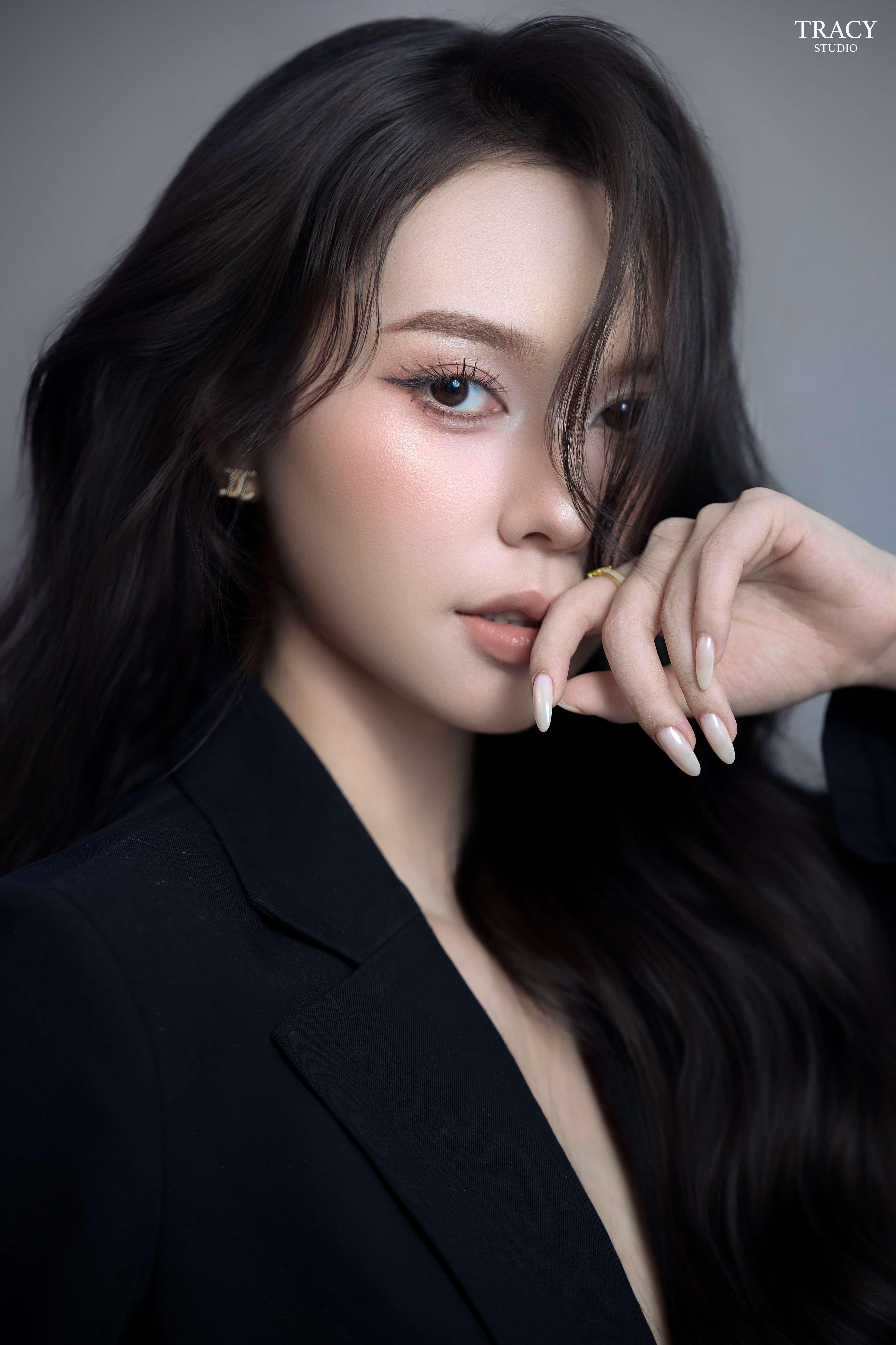 frontend/img/gallery/concept-cool-ngau-slay/tracy-studio-chup-dien-vien-Nhat-Ha (2).jpg